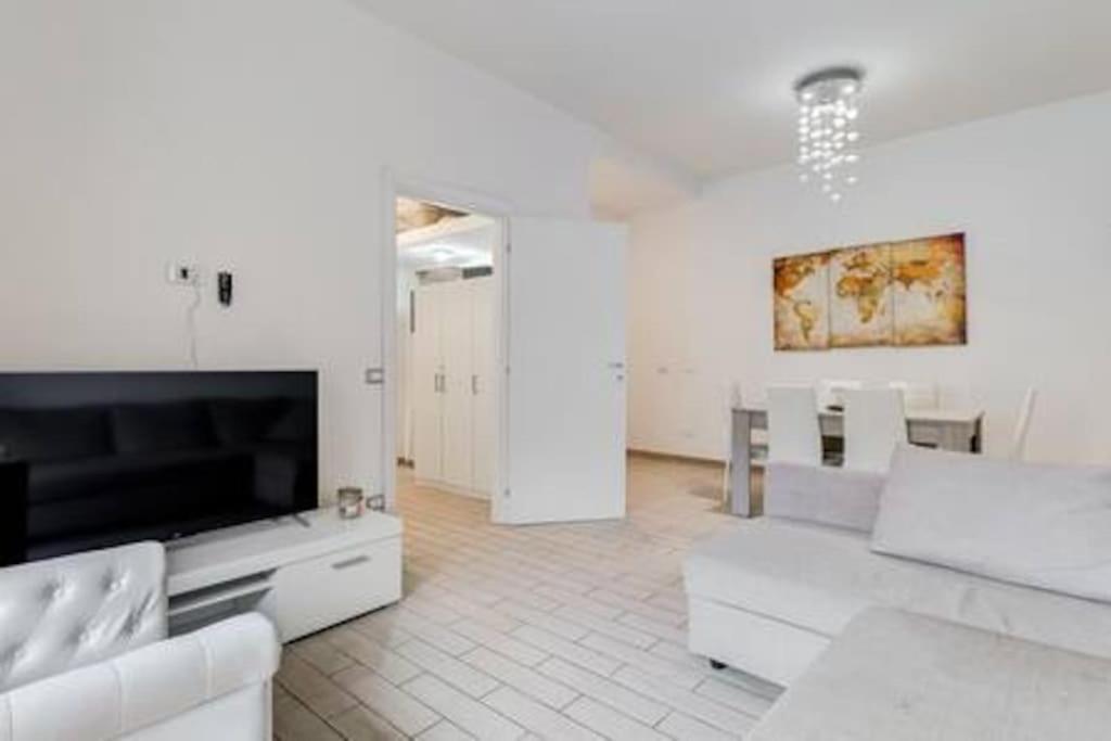 Domus Laterani By Jfm - Comfortable Apartment Big Terrace Colosseo Rome Luaran gambar