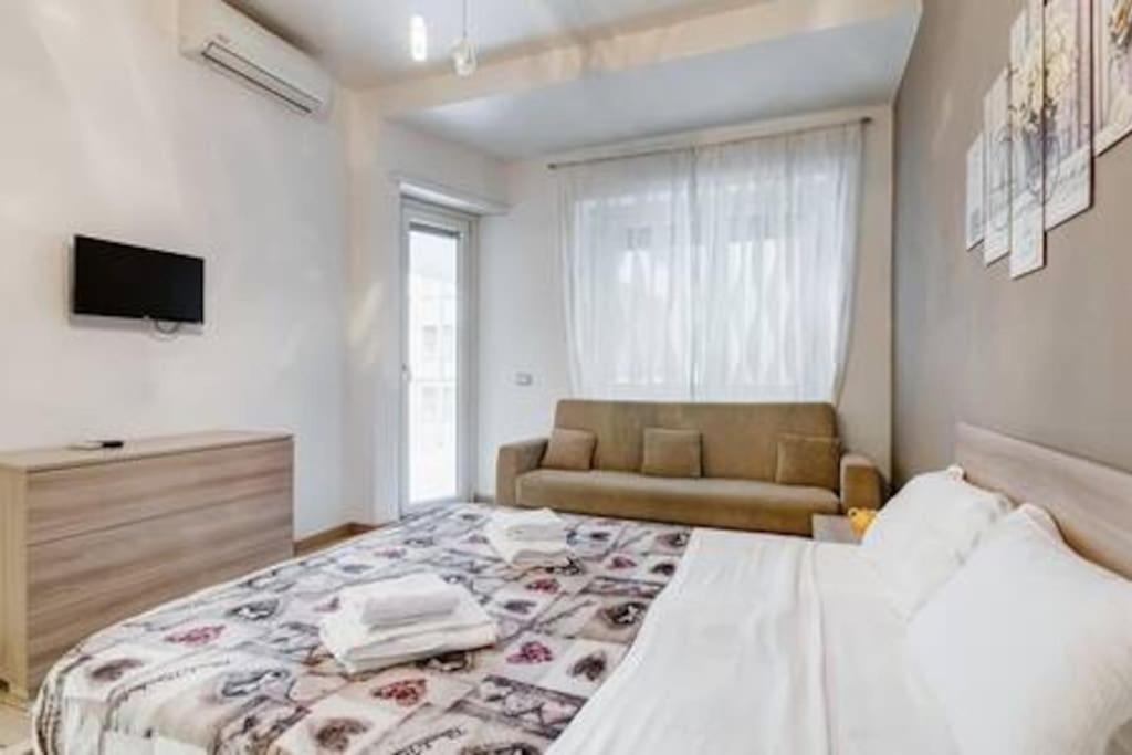 Domus Laterani By Jfm - Comfortable Apartment Big Terrace Colosseo Rome Luaran gambar